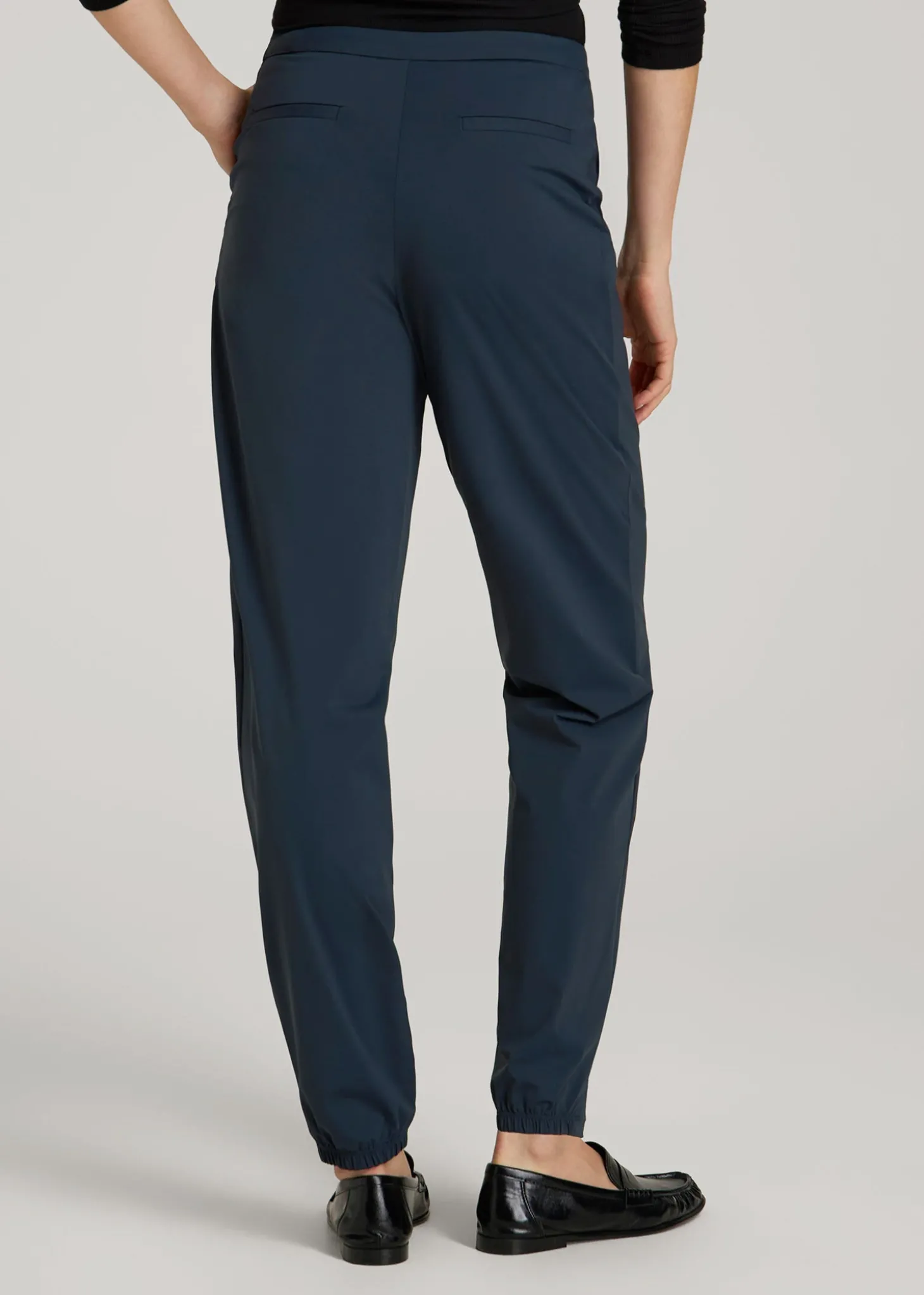 Commuter Pleated Jogger Pant