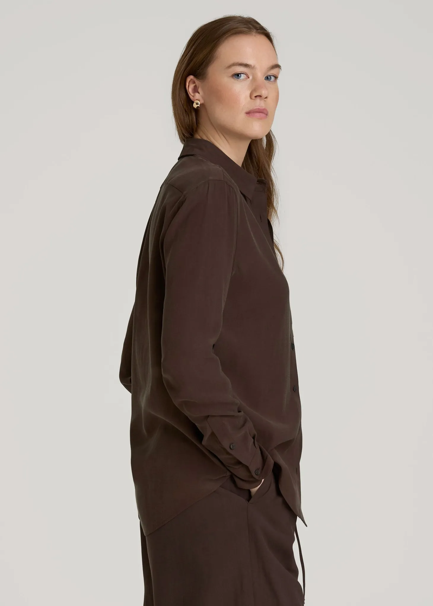 Relaxed Button-Up Single-Pocket Blouse for Tall Women
